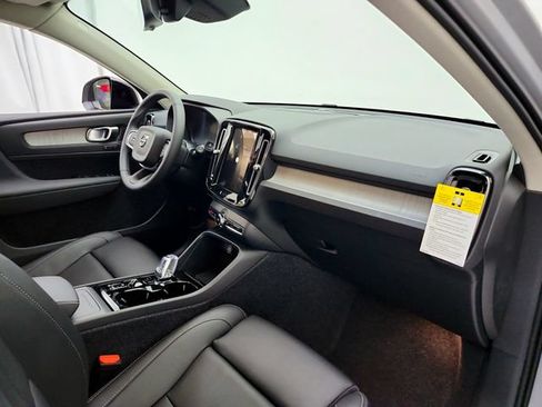 New 2026 Volvo XC40 B5 Plus w/ Climate Package AWD/4WD image 13