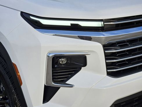New 2026 Chevrolet Traverse LT w/ Driver Confidence Package FWD image 10