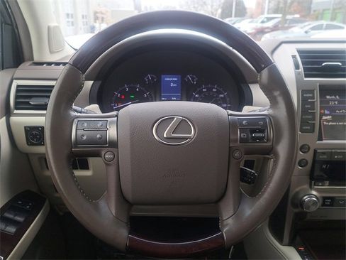Used 2017 Lexus GX 460 Premium image 22