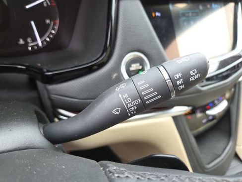 Used 2017 Cadillac XT5 Luxury image 50