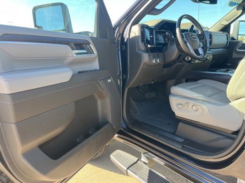 Used 2024 GMC Sierra 2500 SLT w/ SLT Premium Package image 14