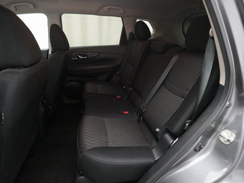 Used 2020 Nissan Rogue SV image 15