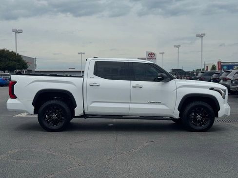 Used 2023 Toyota Tundra SR5 w/ SR5 Premium Package AWD/4WD image 7