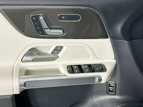 Certified 2023 Mercedes-Benz GLB 250 4MATIC image 17