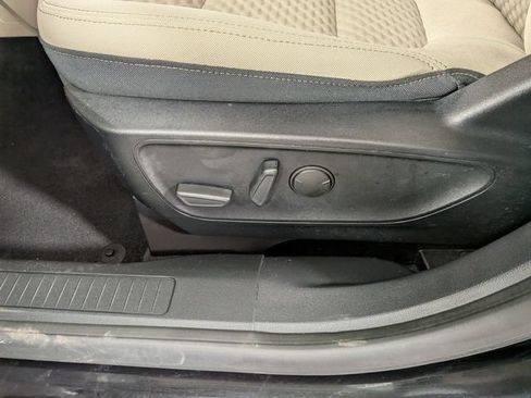 Used 2020 Ford Escape SE FWD image 15
