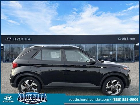 Certified 2023 Hyundai Venue SEL w/ Cargo Package image 5
