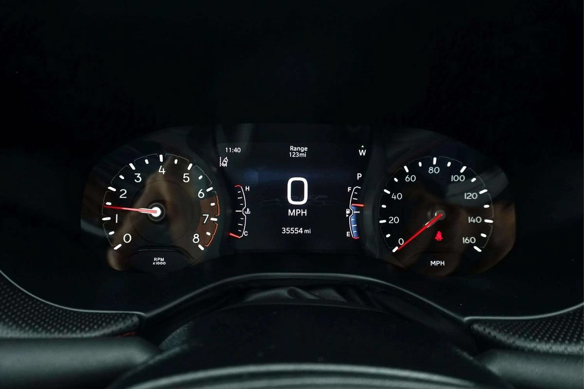 Used 2025 Jeep Compass Trailhawk AWD/4WD image 30