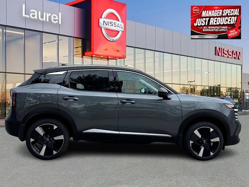New 2025 Nissan Kicks SR w/ Interior Electronics Package AWD/4WD image 3