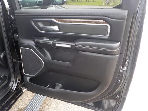Used 2019 RAM 1500 Laramie image 11