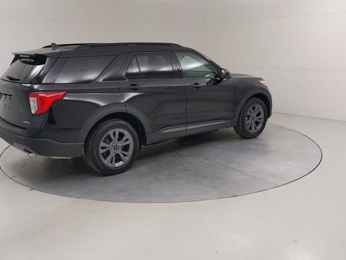 Certified 2024 Ford Explorer XLT w/ Equipment Group 202A AWD/4WD image 14