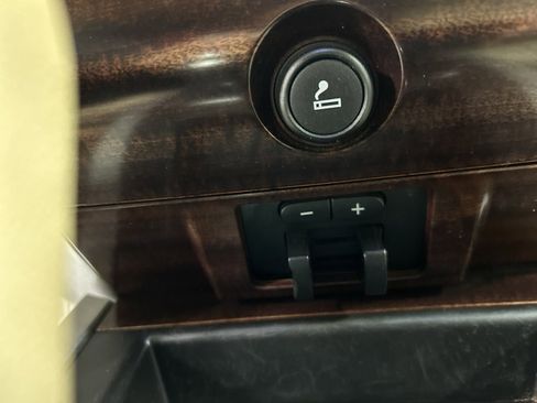 Used 2013 Ford Expedition EL XLT image 18