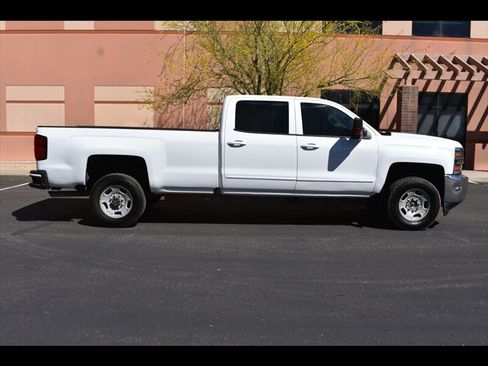 Used 2018 Chevrolet Silverado 2500 LT image 1