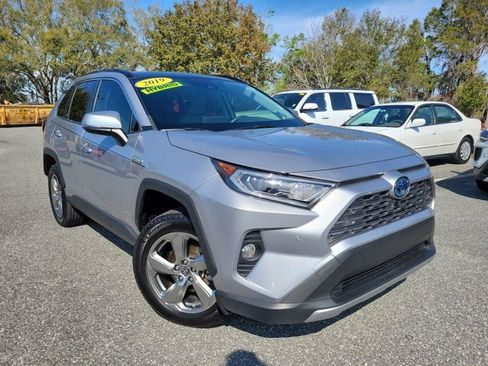 Used 2019 Toyota RAV4 Limited image 8