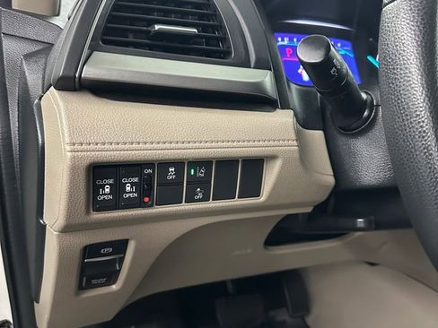 Used 2018 Honda Odyssey EX image 14
