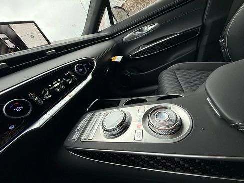 Used 2025 Genesis GV70 3.5T Sport w/ Sport Prestige Package image 22