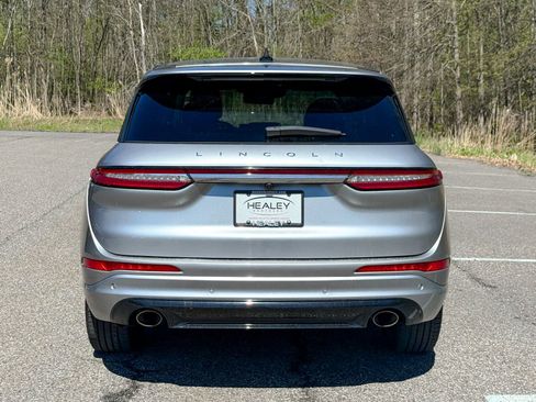 Used 2023 Lincoln Corsair AWD w/ Equipment Group 101A image 5