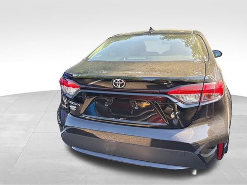 Used 2022 Toyota Corolla LE image 13