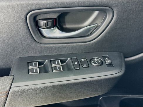 Used 2025 Honda Pilot Sport image 21