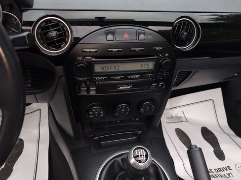 Used 2008 MAZDA MX-5 Miata Grand Touring w/ Premium Pkg RWD image 18