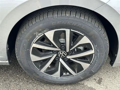 Used 2024 Volkswagen Jetta S image 5