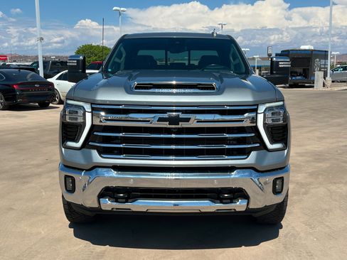 Used 2024 Chevrolet Silverado 3500 LTZ w/ LTZ Convenience Package AWD/4WD image 9