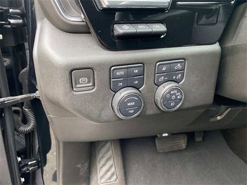 Used 2024 Chevrolet Silverado 2500 LTZ w/ LTZ Convenience Package image 16