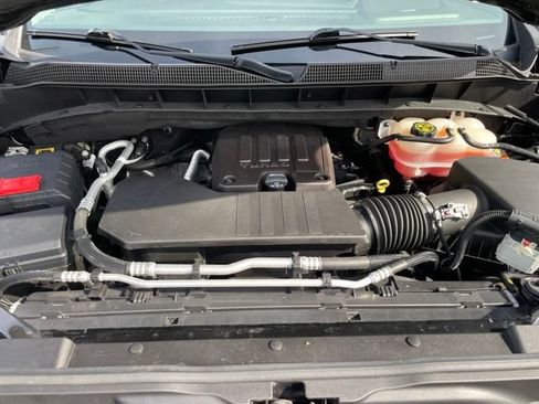 Used 2022 Chevrolet Silverado 1500 LT AWD/4WD image 26