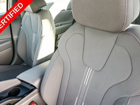 Used 2025 Hyundai Elantra Sport FWD image 29