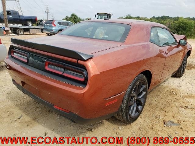 Used 2020 Dodge Challenger SXT w/ Blacktop Package RWD image 4