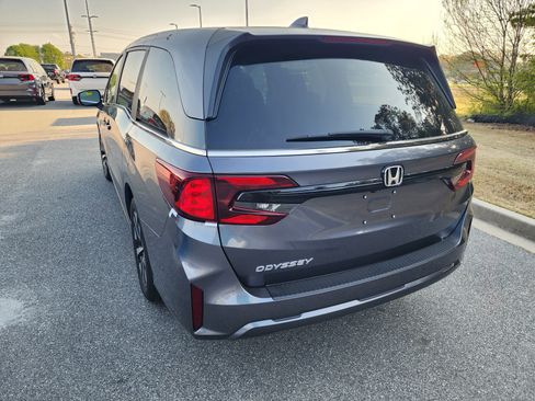 New 2026 Honda Odyssey EX-L image 3