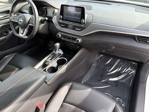 Used 2024 Nissan Altima 2.5 SR image 25