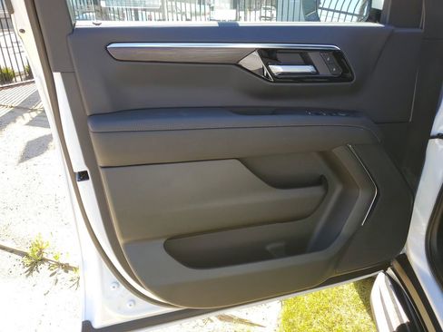 New 2026 Chevrolet Suburban LS image 19