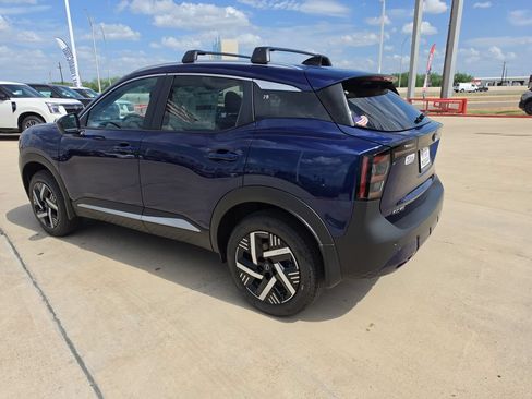 New 2026 Nissan Kicks SV w/ Cold Weather Package FWD image 5