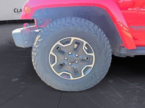 Used 2016 Jeep Wrangler Unlimited Rubicon AWD/4WD image 14
