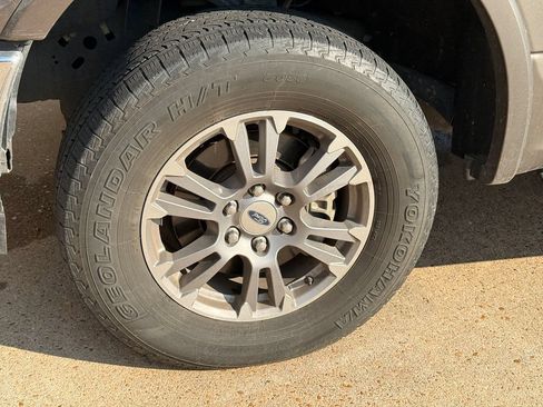 Used 2019 Ford F150 Lariat w/ Trailer Tow Package AWD/4WD image 3