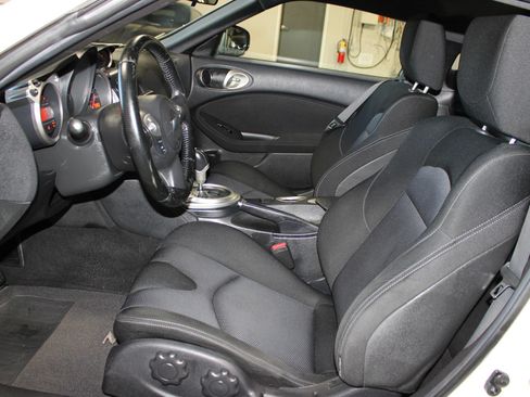 Used 2015 Nissan 370Z Coupe w/ Aerodynamics Package RWD image 20