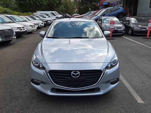 Used 2018 MAZDA MAZDA3 Touring FWD image 2