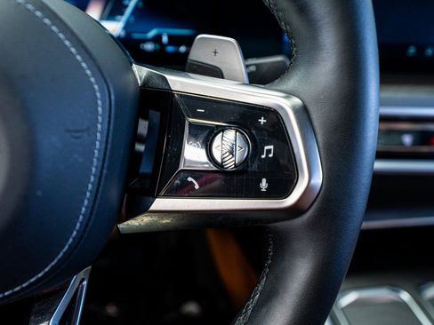 Used 2023 BMW 740i w/ Parking Assistance Package image 40