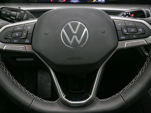 New 2026 Volkswagen Tiguan SE image 22