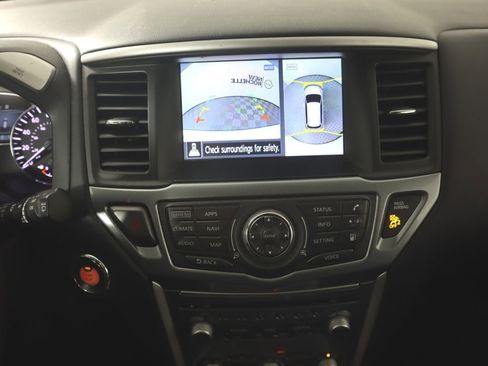 Used 2019 Nissan Pathfinder SL image 13