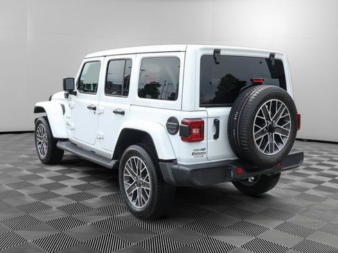 Used 2023 Jeep Wrangler Unlimited Sahara w/ Cold Weather Group AWD/4WD image 5