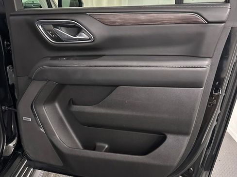 Used 2024 Chevrolet Suburban LT image 33