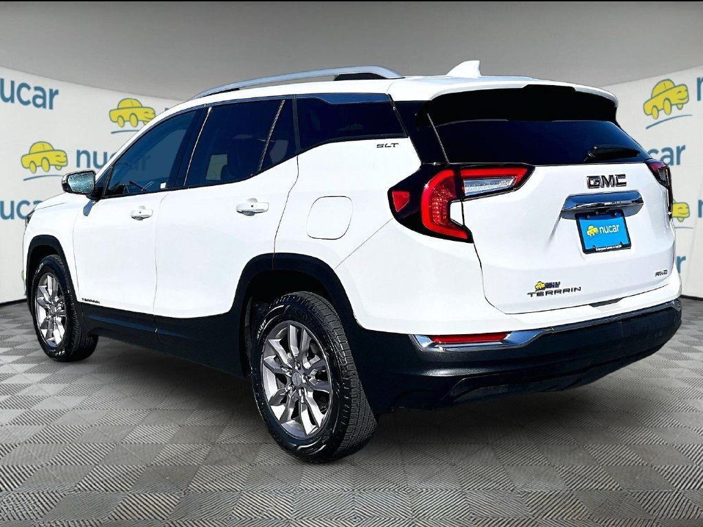 Used 2024 GMC Terrain SLT AWD/4WD image 4