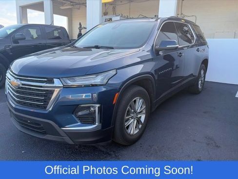 Used 2023 Chevrolet Traverse LT FWD image 2