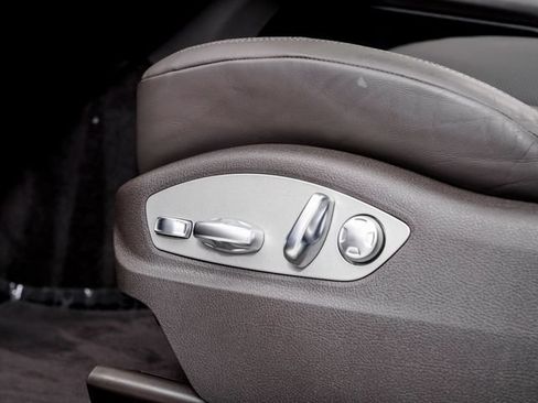 Certified 2026 Porsche Macan AWD/4WD image 11