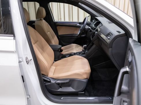 Certified 2024 Volkswagen Tiguan SE R-Line AWD/4WD image 10