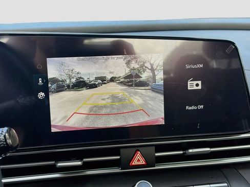 Certified 2025 Hyundai Elantra SEL FWD image 14