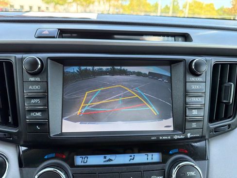 Used 2018 Toyota RAV4 XLE AWD/4WD image 28