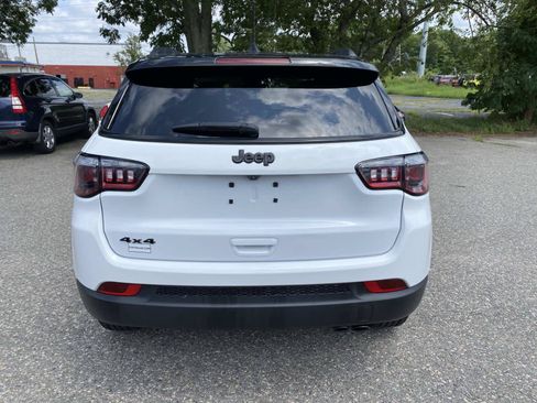 Certified 2022 Jeep Compass Latitude w/ Sun and Sound Group AWD/4WD image 4