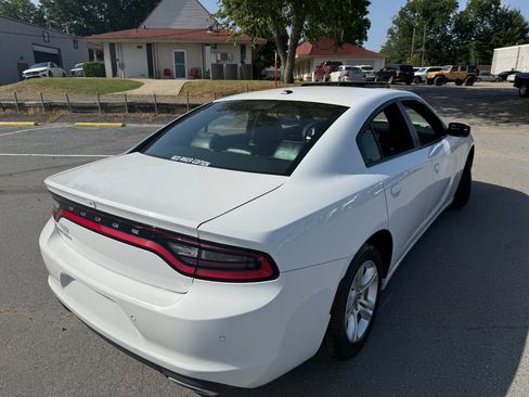 Used 2019 Dodge Charger SXT w/ Leather Interior Group RWD image 16